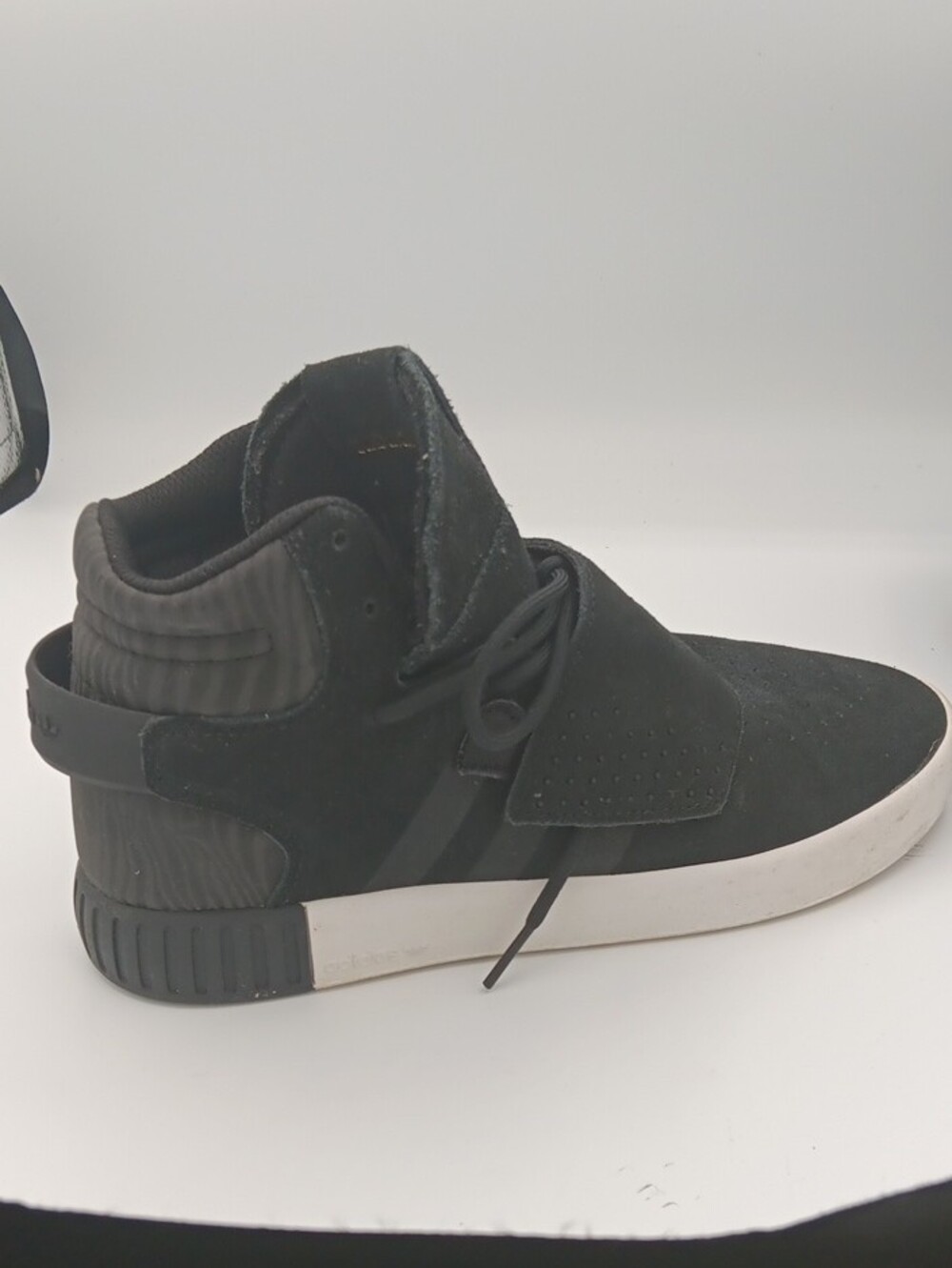 adidas Black Suede Mid-Top Sneakers with Gold Trefoil. Size 7 - Picture 4 of 12